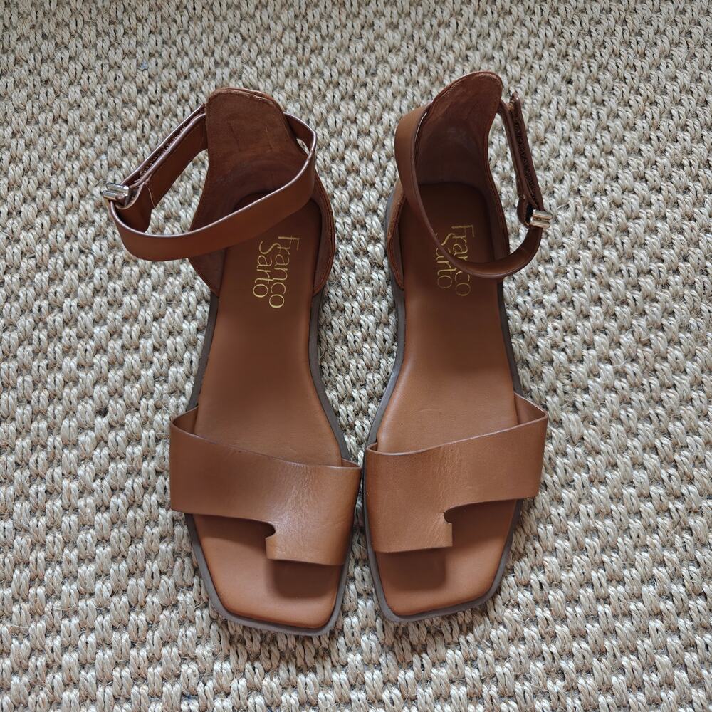 Franco Sarto Miras Leather Toe Loop Sandals – Cognac Brown – Size 6M